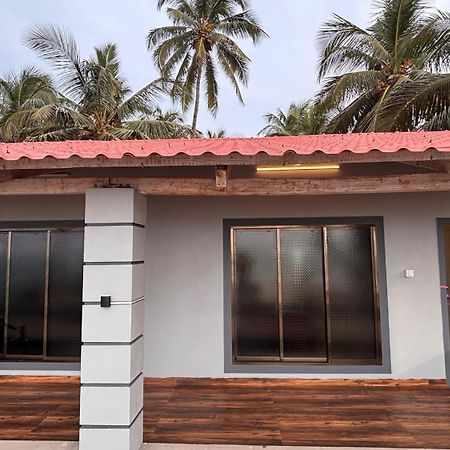 Velankanni Beach Resort Малван Экстерьер фото